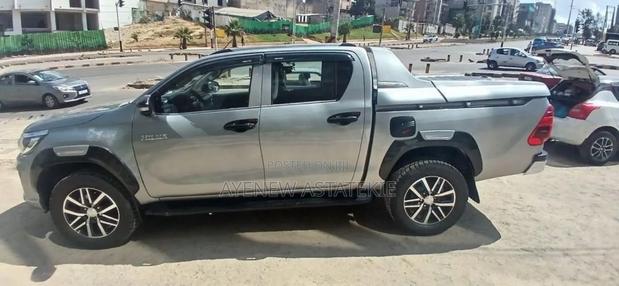 Toyota Hilux 2016 Silver