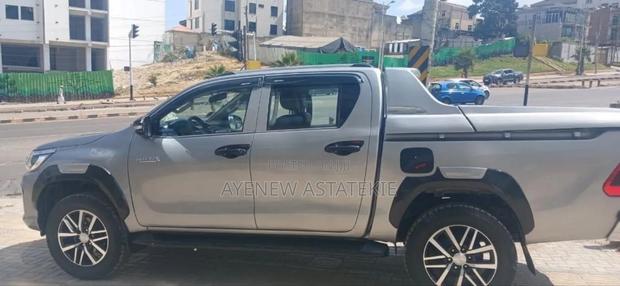 Toyota Hilux 2016 Silver