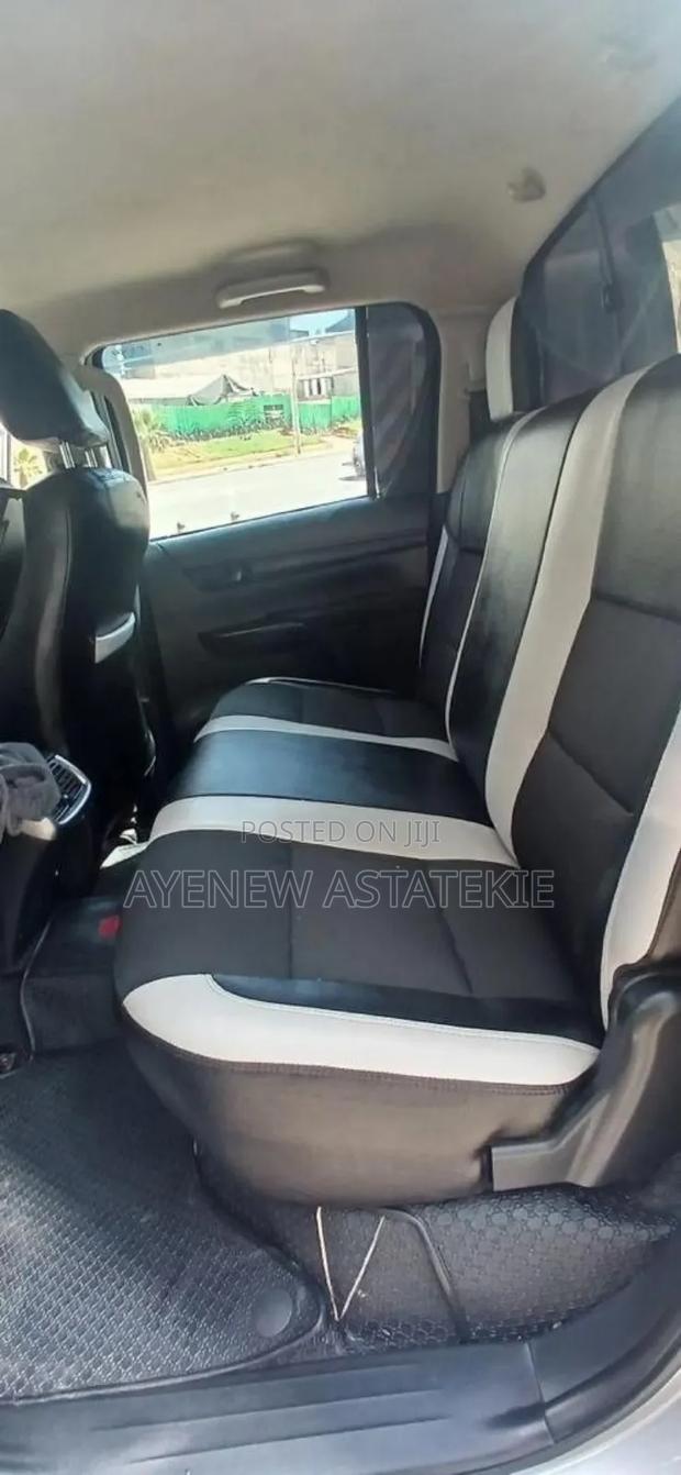 Toyota Hilux 2016 Silver