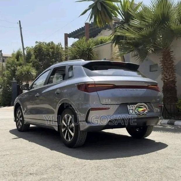 BYD E2 43 kWh 94 hp FWD 2025 Silver