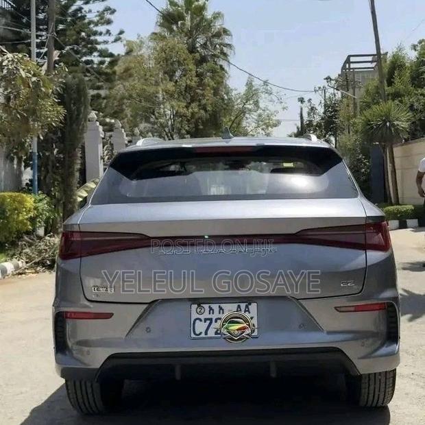BYD E2 43 kWh 94 hp FWD 2025 Silver