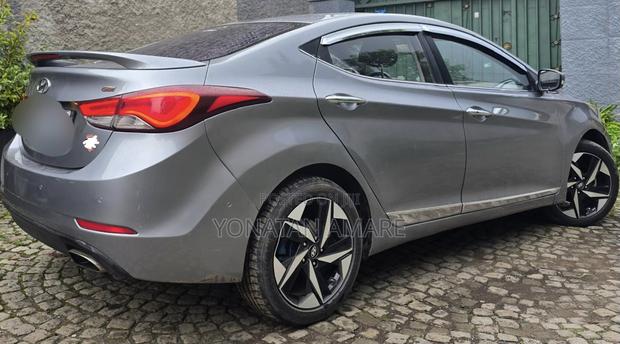 Hyundai Avante 2015 Gray