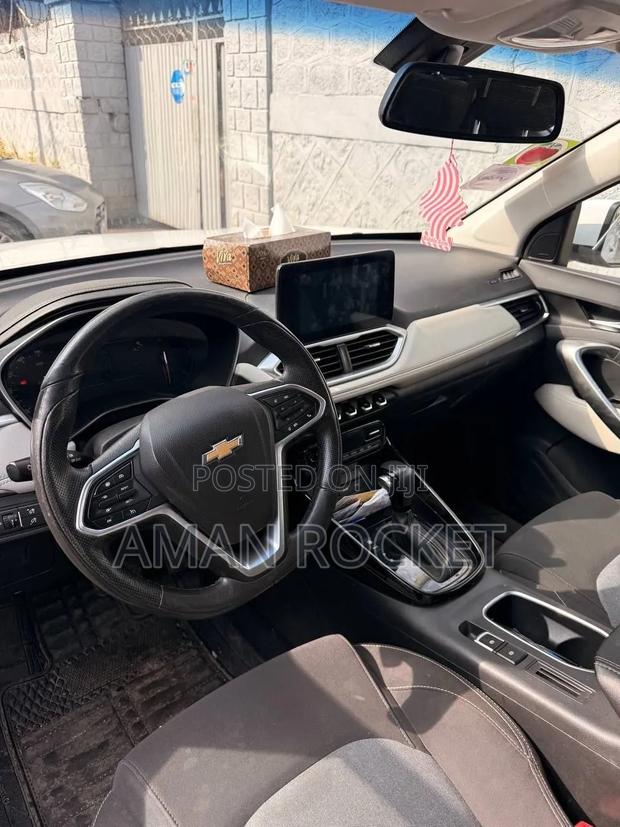 Chevrolet Captiva 2023 White