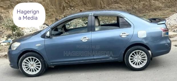 Toyota Yaris 2010 Blue