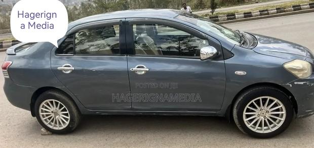 Toyota Yaris 2010 Blue