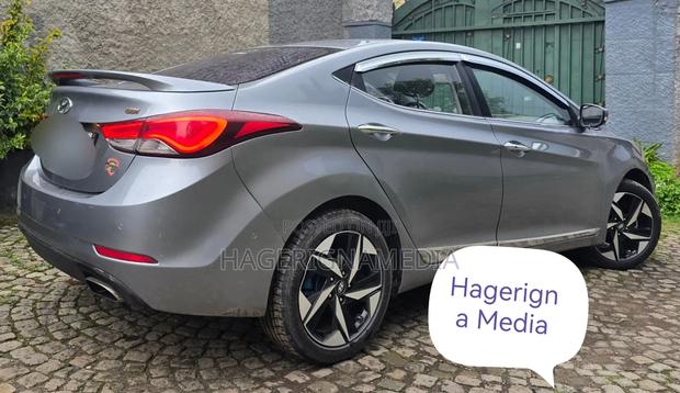 Hyundai Avante 2015 Gray