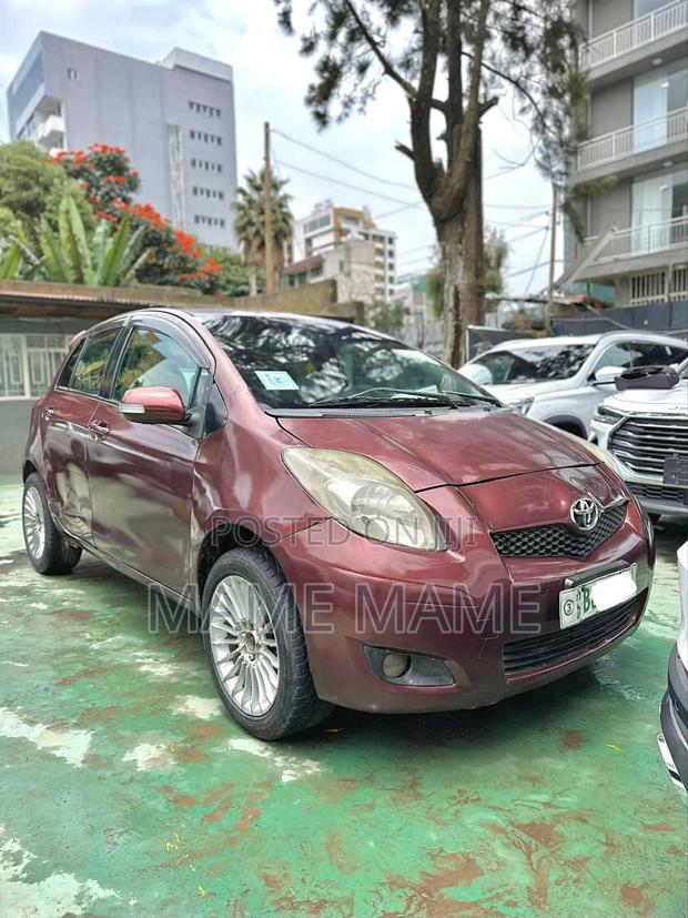 Toyota Yaris 2010 Red