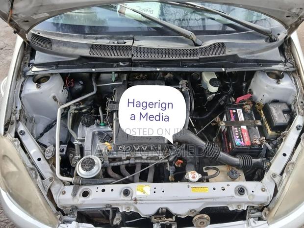 Toyota Vitz 2001 Silver