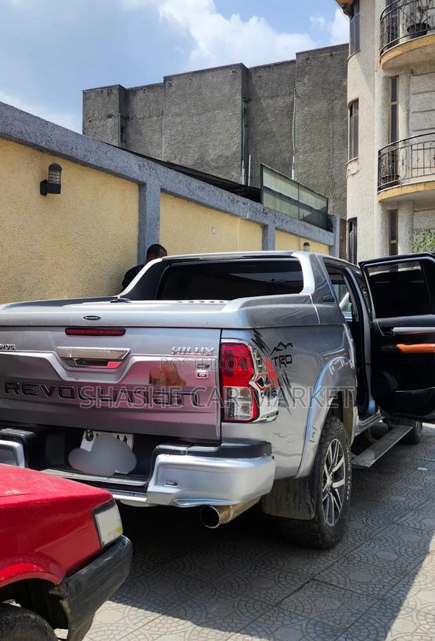 Toyota Hilux 2017 Silver