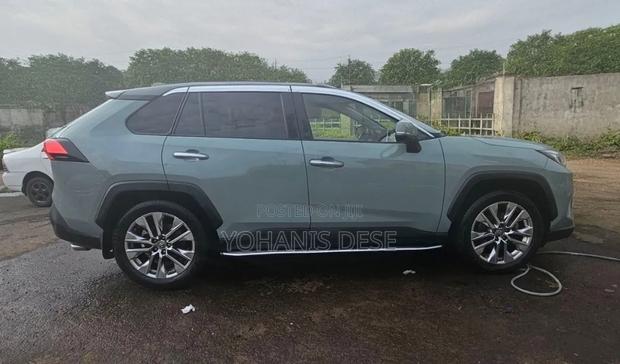 Toyota RAV4 2020 Green