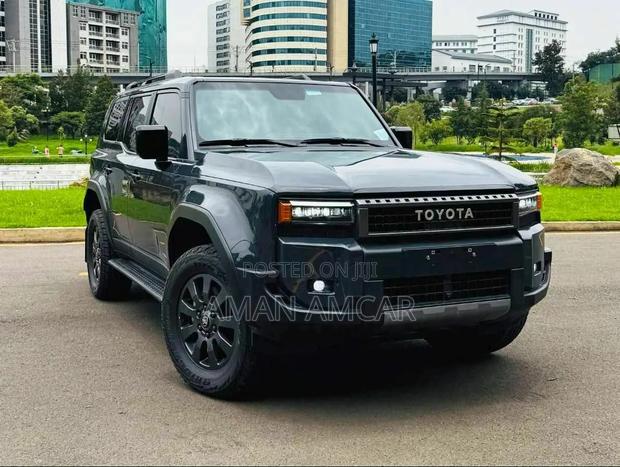 Toyota Land Cruiser Prado 2024 Black