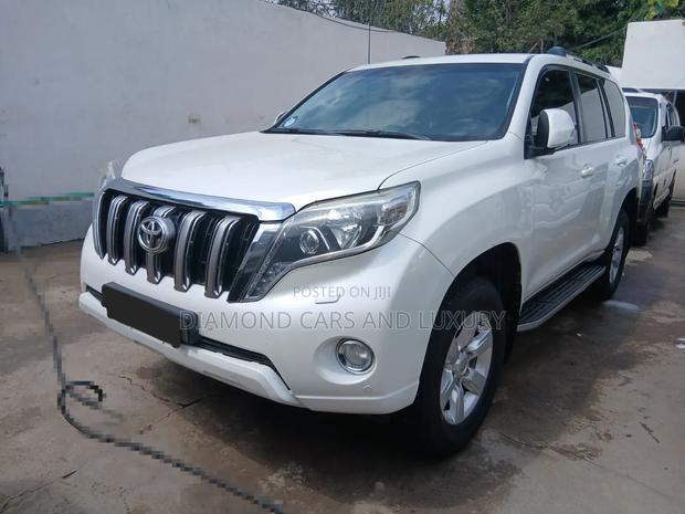 Toyota Land Cruiser Prado 2017 White