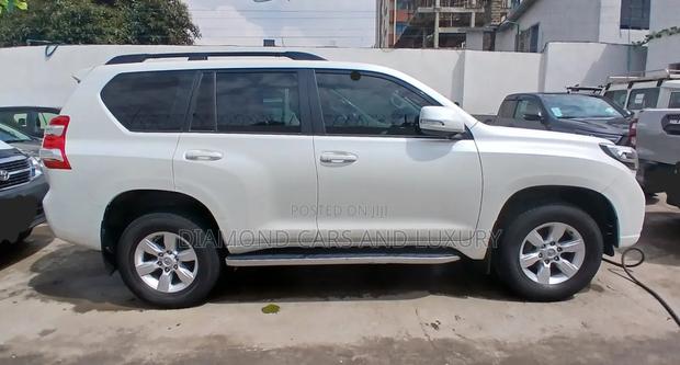 Toyota Land Cruiser Prado 2017 White