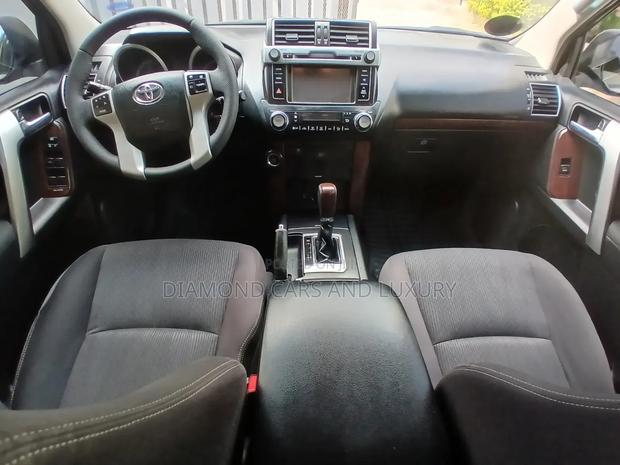 Toyota Land Cruiser Prado 2017 White
