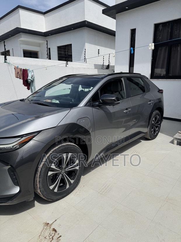 New Toyota bZ4X 2024 Gray