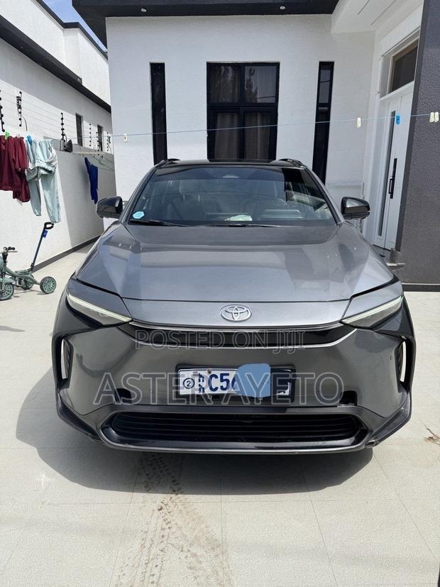 New Toyota bZ4X 2024 Gray