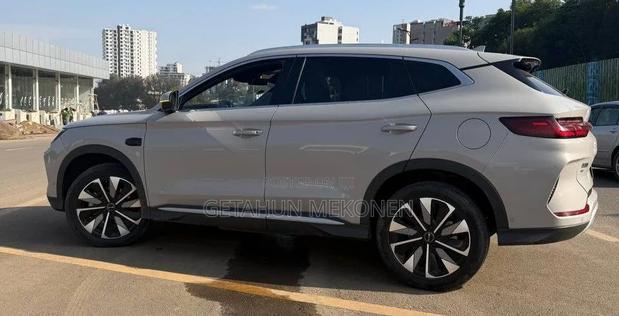 BYD Song Plus 2025 Silver