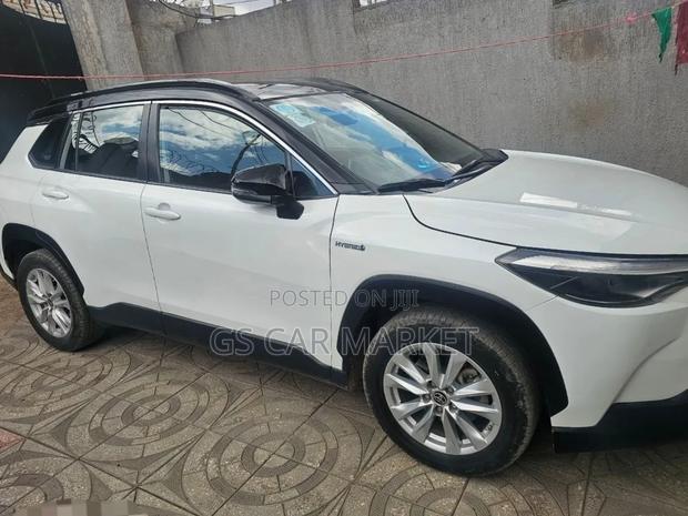 Toyota Corolla Cross 1.8 Hybrid FWD 2022 White