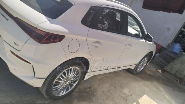 BYD E2 43 kWh 94 hp FWD 2025 White