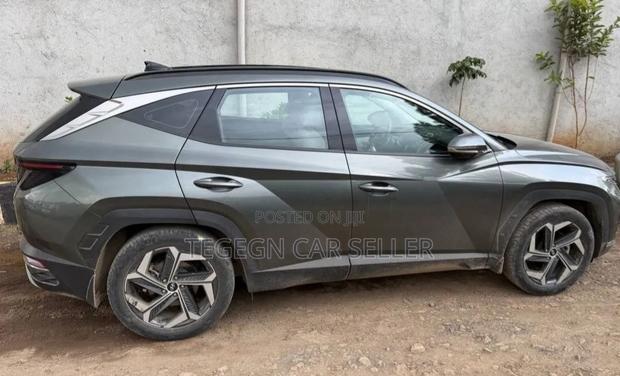 Hyundai Tucson 2023 Gray