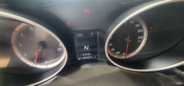 Suzuki Swift 2022 White