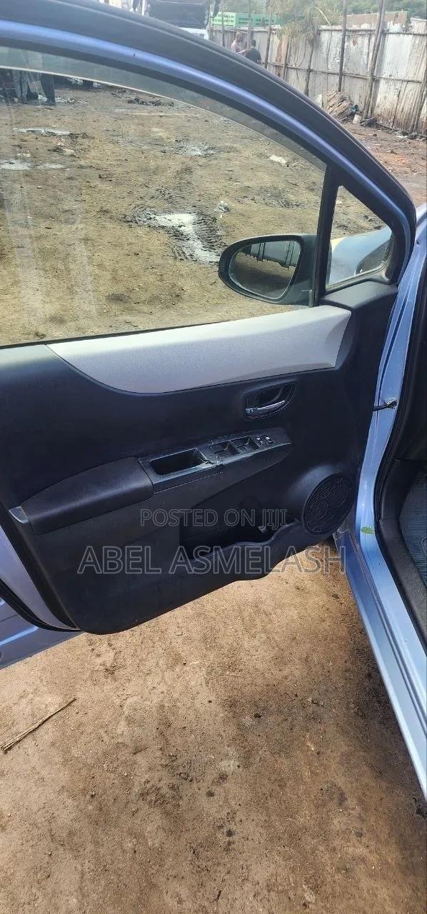 Toyota Yaris 2012 Blue