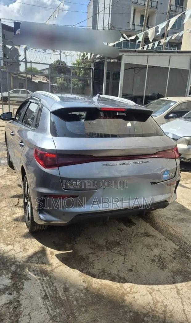 BYD E2 43 kWh 94 hp FWD 2025 Gray