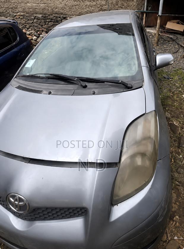 Toyota Yaris 2010 Silver