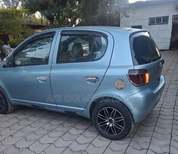 Toyota Vitz 2001