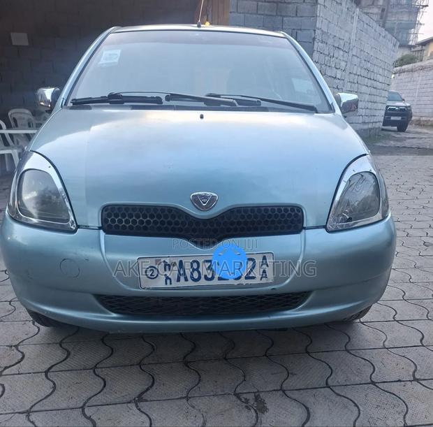 Toyota Vitz 2001