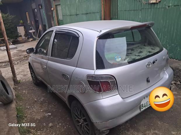 Toyota Vitz 1.0 FWD 5dr 2001 Silver