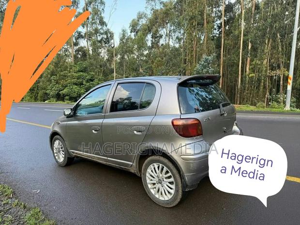 Toyota Vitz 2005 Gray