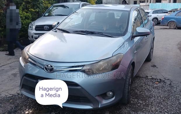 Toyota Yaris 2015 Silver