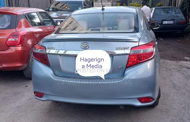 Toyota Yaris 2015 Silver