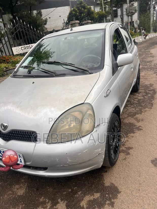 Toyota Vitz 2001