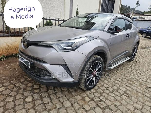 Toyota C-HR 2020 Gray