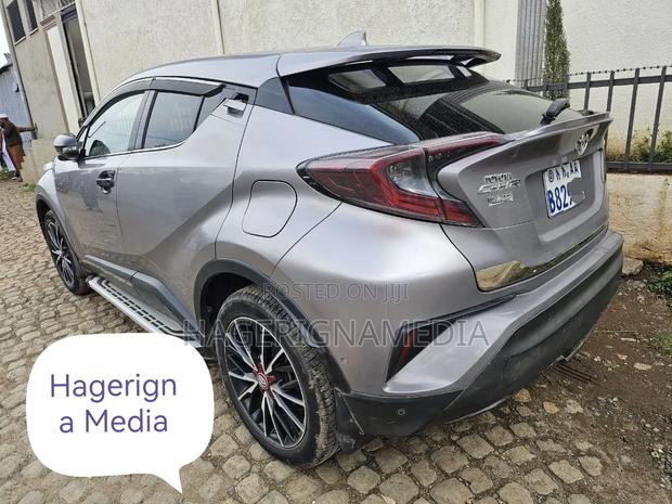 Toyota C-HR 2020 Gray