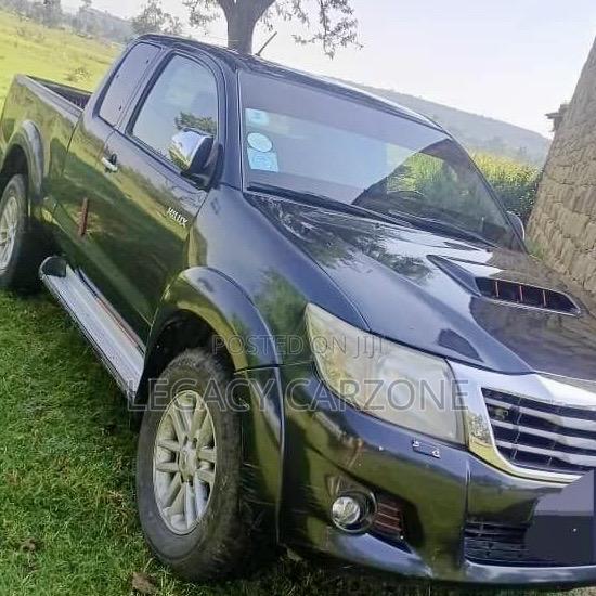 Toyota Hilux 2015 Black
