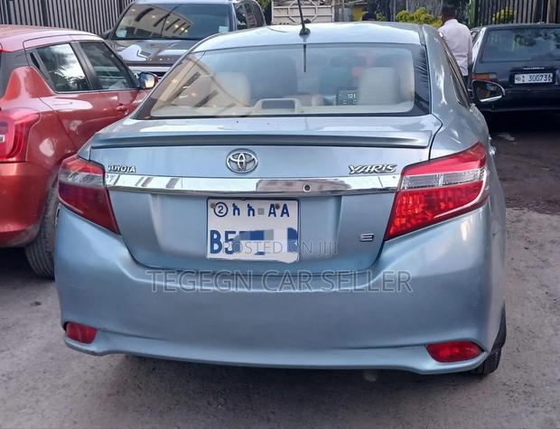 Toyota Yaris 2015 Blue