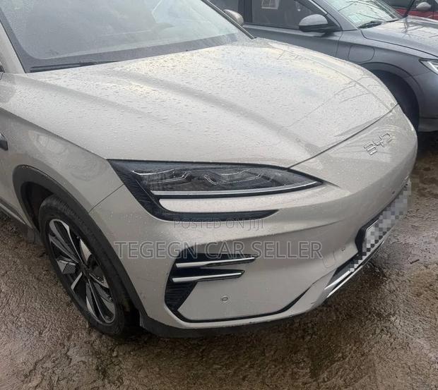 BYD Song Plus 2025 White