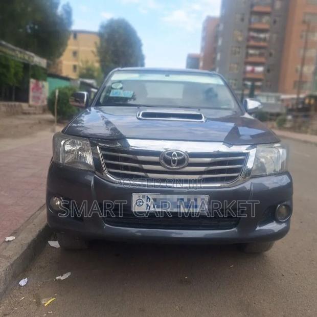 Toyota Hilux 2012 Black