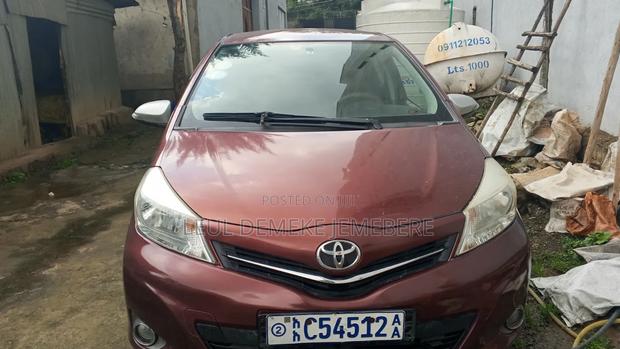 Toyota Yaris 2011 Brown