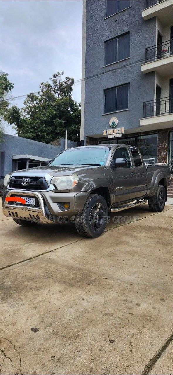 Toyota Tacoma 2015 Gray