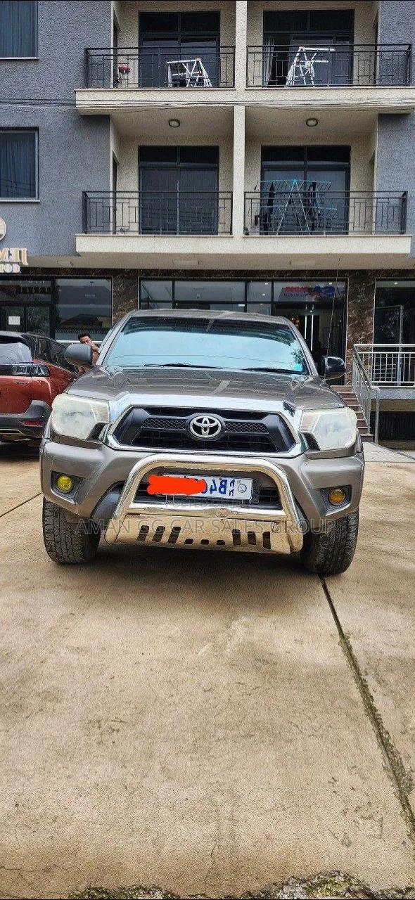 Toyota Tacoma 2015 Gray