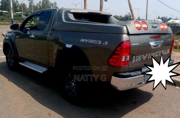 Toyota Hilux 2021 Gold