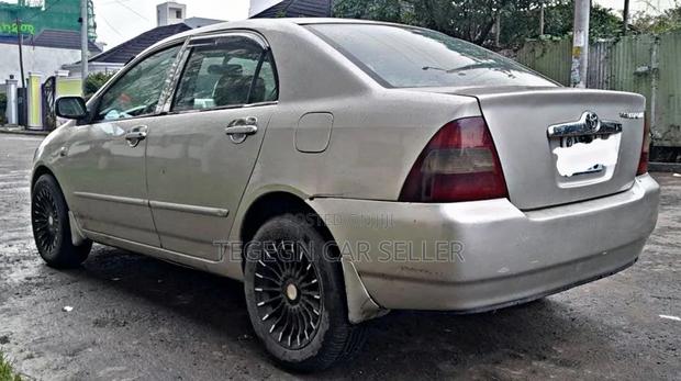 Toyota Corolla 2001 Gray