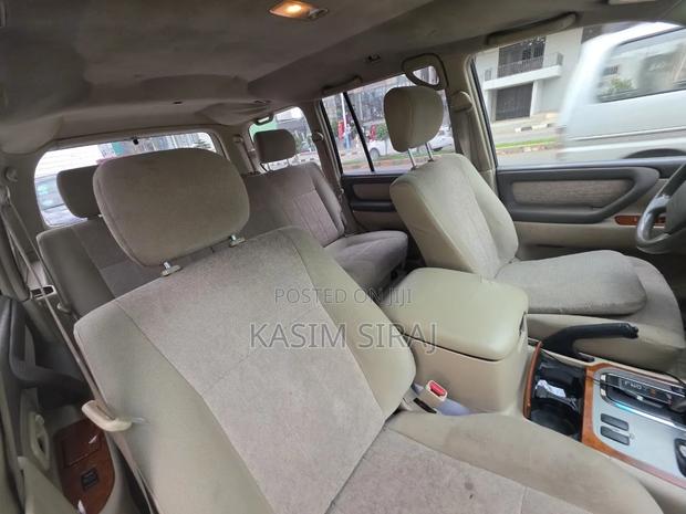 Toyota Land Cruiser 2004 White