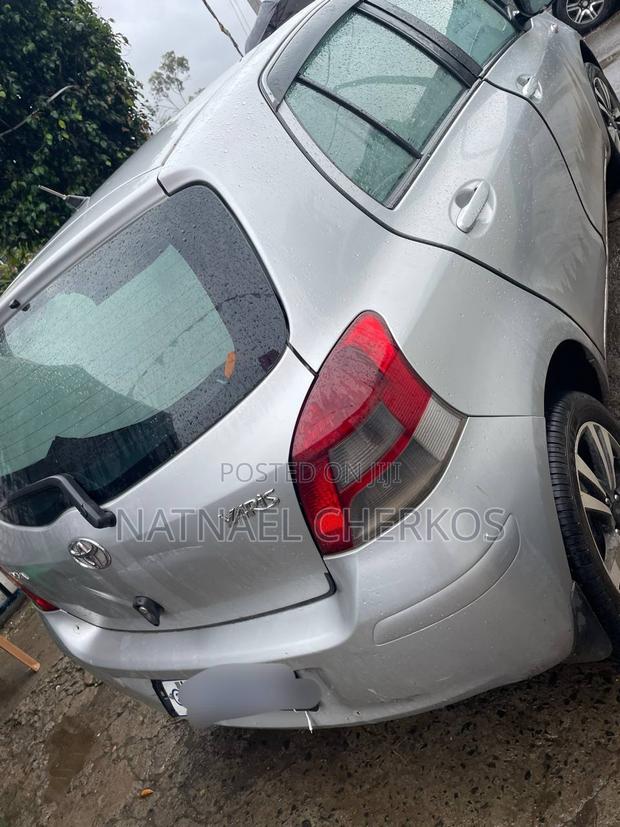Toyota Yaris 2010 Silver