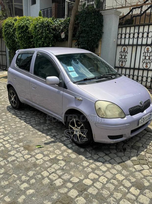 Toyota Vitz 2004 Purple