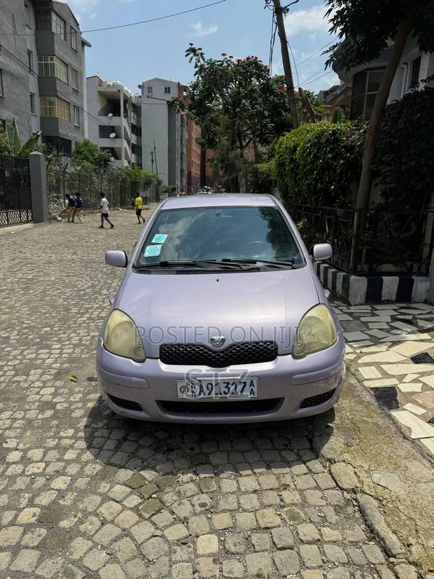 Toyota Vitz 2004 Purple